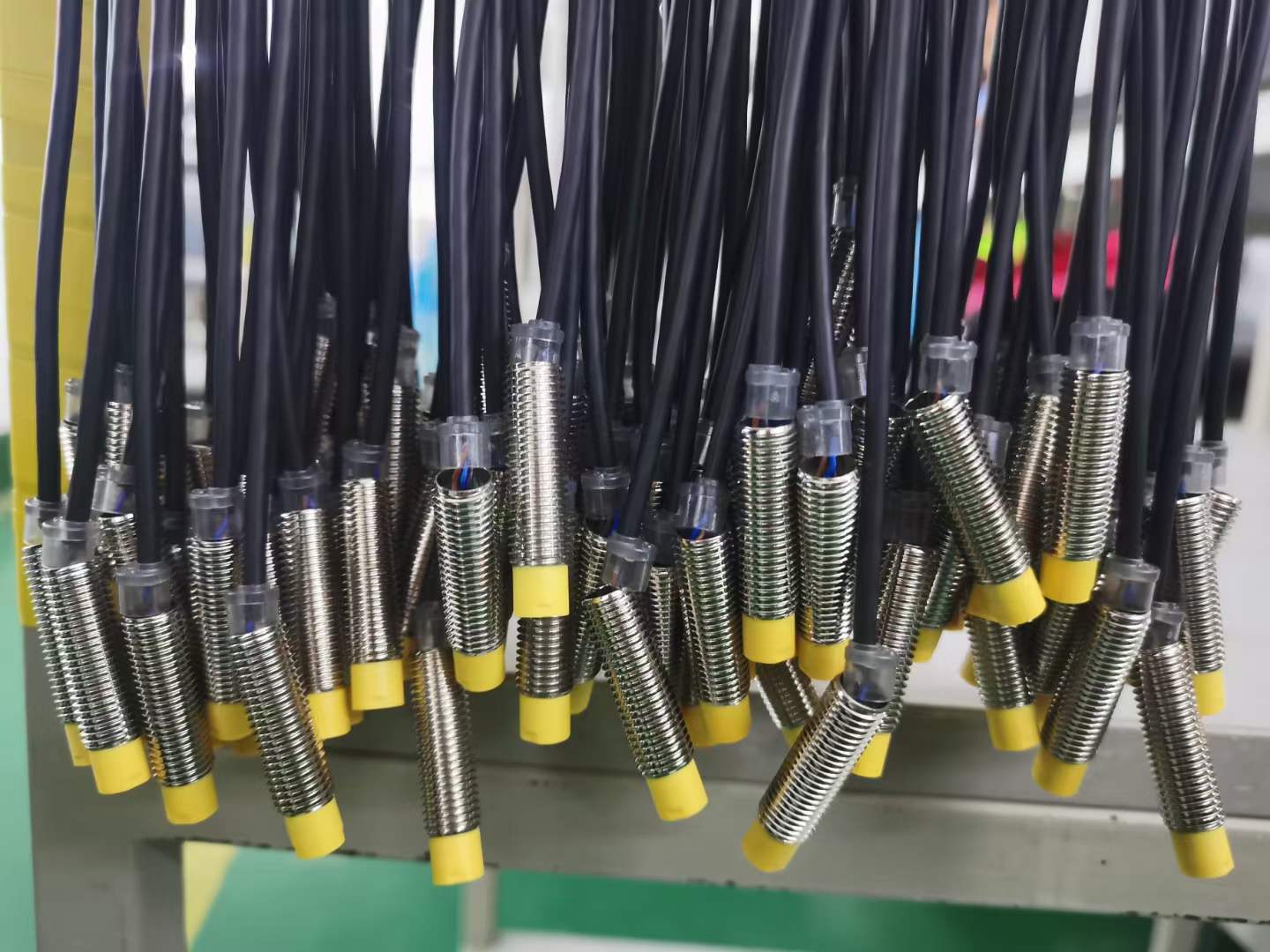 PNP型和NPN型接近開關之間的區(qū)別 PNP型和NPN型接近開關之間的區(qū)別